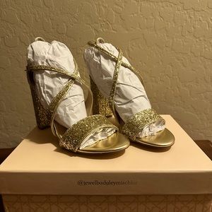 Jewel Badgley Mischka Gold Size 8 1/2